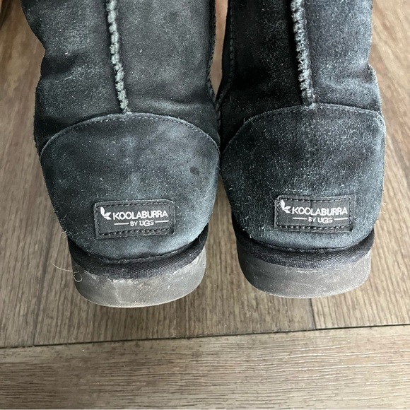 Black uggs - Picture 2 of 5